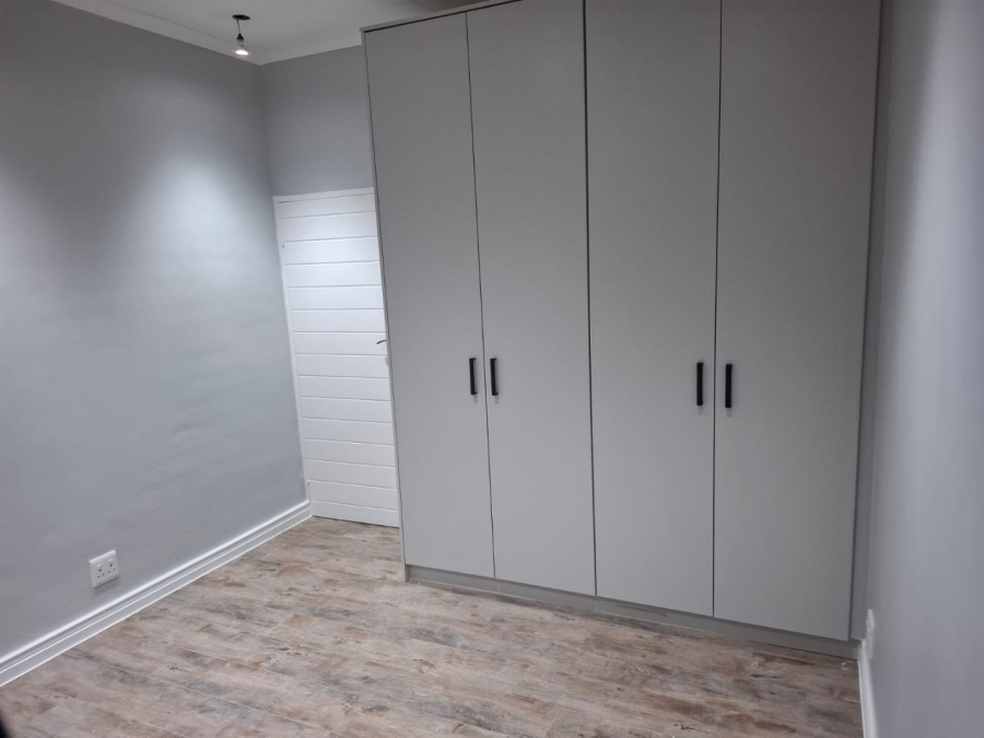 2 Bedroom Property for Sale in Oakglen Western Cape
